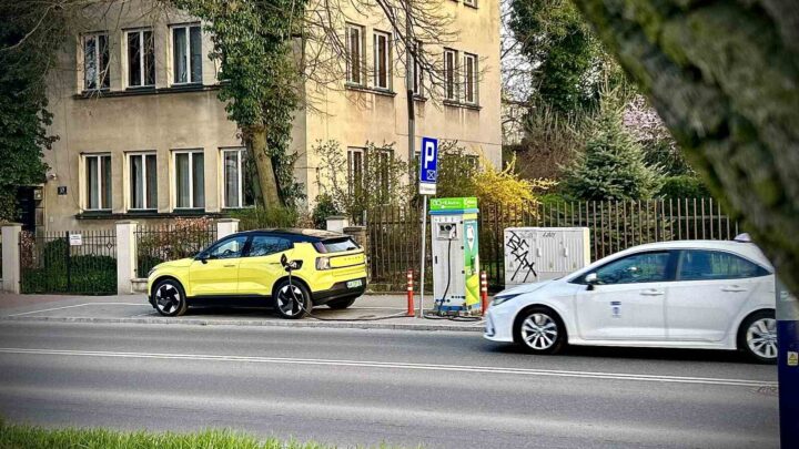 Samochód elektryczny w Krakowie – zalety i powody do kupna