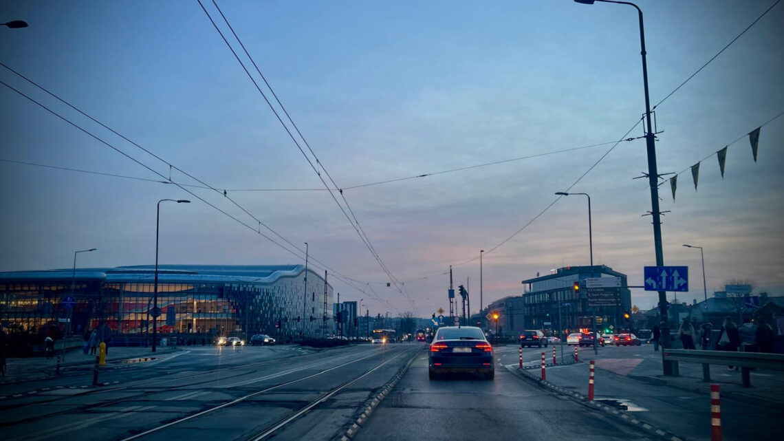 Wyrok WSA w sprawie SCT w Krakowie: Strefa zostaje, ale zasady do zmiany. Co to oznacza dla kierowców?