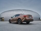 Nowa Toyota Camry 2024 – Limuzyna z hybrydą 5. generacji
