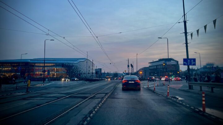 Koniec „jazdy na patent”. Taksówki wylatują z buspasa na Rondzie Grunwaldzkim!