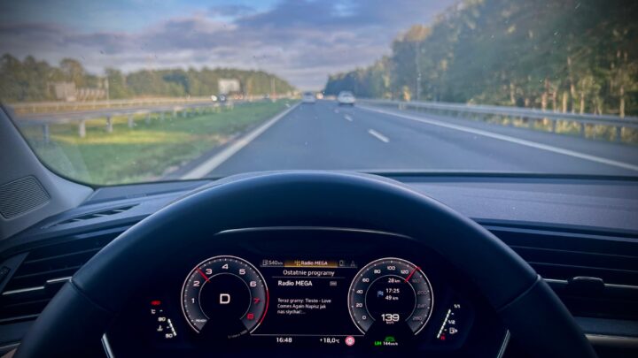 Google Maps kłamie? Absurdalne ograniczenia prędkości na polskich autostradach