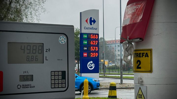 Gdzie najtaniej zatankować w Krakowie? Aktualne ceny paliw [październik 2025]
