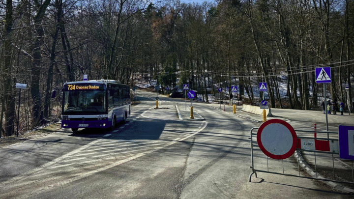 Krakowskie buspasy znów pod ostrzałem. „Miało być szybciej, a stoimy w korkach” – alarmują mieszkańcy